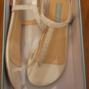 Betsey Johnson Blue White shoes 7.5